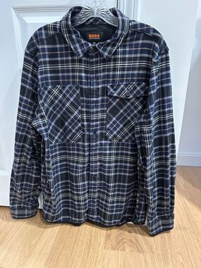 Bass outdoor Men's Navy Plaid Flannel Shirt